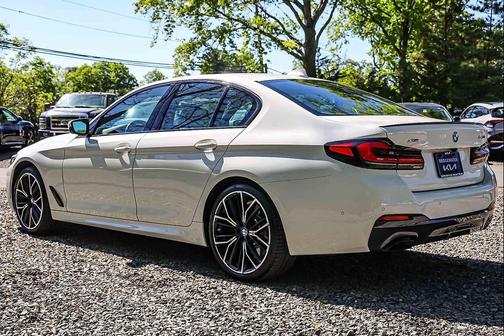 Alpine White 2023 BMW 540 i xDrive