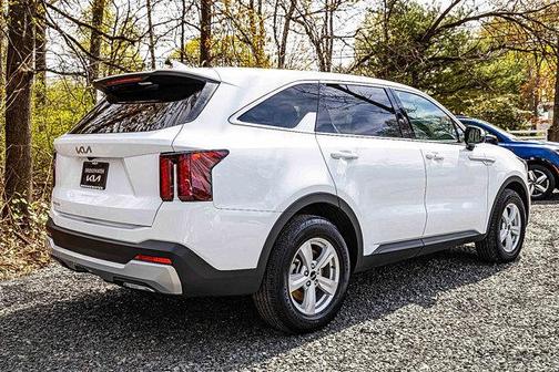 2024 Kia Sorento LX