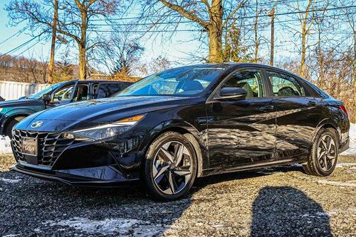 2023 Hyundai ELANTRA SEL