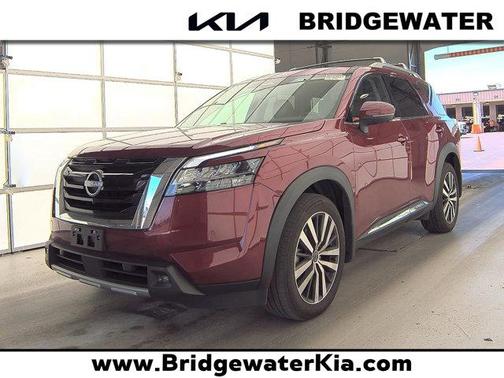 2024 Nissan Pathfinder Platinum