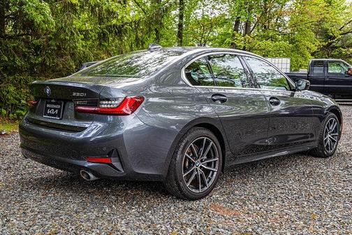 2022 BMW 330 i xDrive