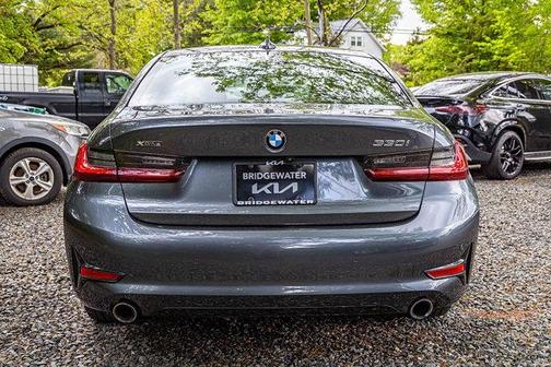 2022 BMW 330 i xDrive