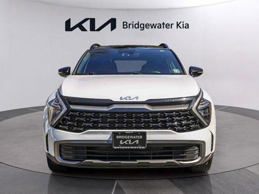 Glacial White Pearl 2023 Kia Sportage X-Line