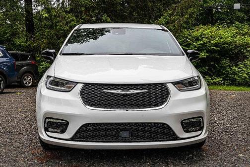2025 Chrysler Pacifica L