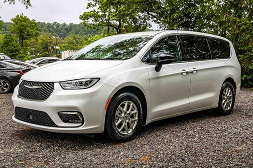 2025 Chrysler Pacifica L