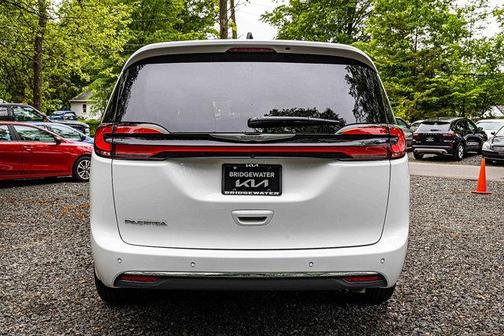 2025 Chrysler Pacifica L
