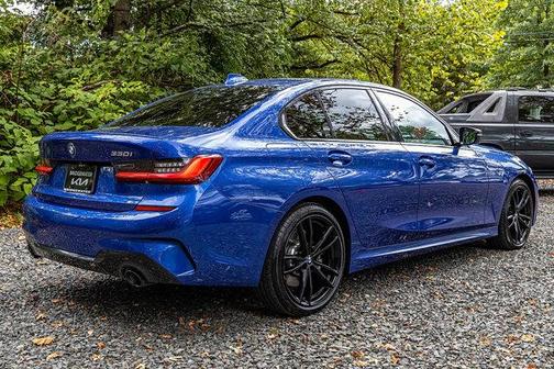 2022 BMW 330 i xDrive
