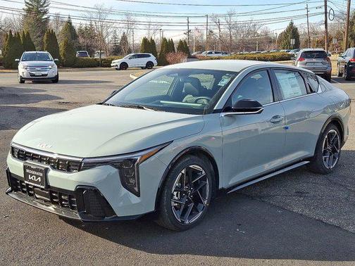 2025 Kia K4 GT-Line