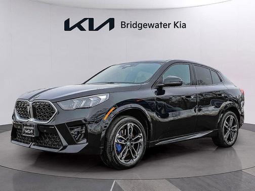 Black 2025 BMW X2 xDrive28i