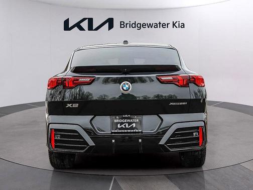 Black 2025 BMW X2 xDrive28i