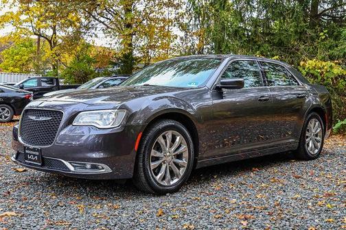 2018 Chrysler 300 Touring
