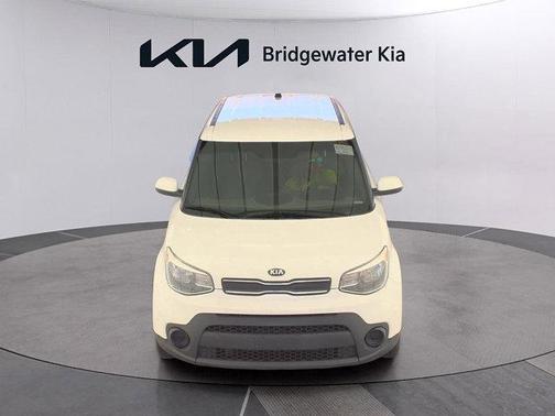 Clear White 2017 Kia Soul Base