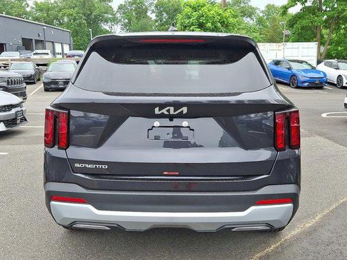 2025 Kia Sorento LX
