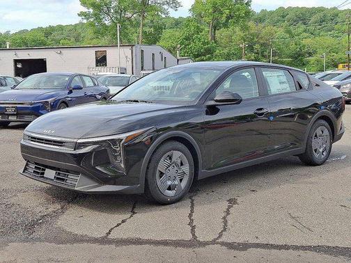 2025 Kia K4 LX