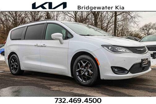 2018 Chrysler Pacifica Touring-L Plus