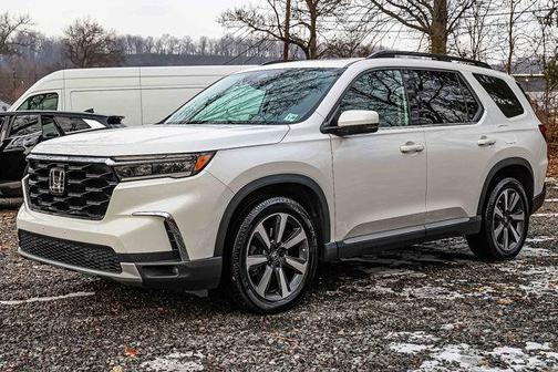 2023 Honda Pilot Touring 8-Passenger