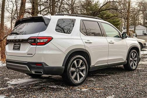 2023 Honda Pilot Touring 8-Passenger