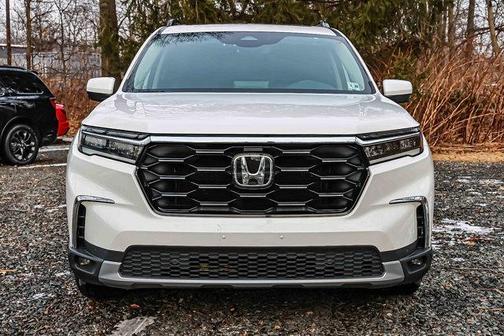 2023 Honda Pilot Touring 8-Passenger