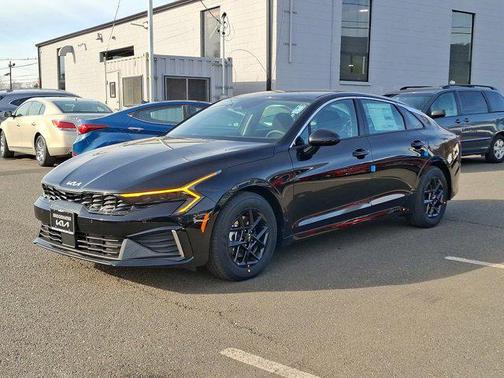 2025 Kia K5 LXS