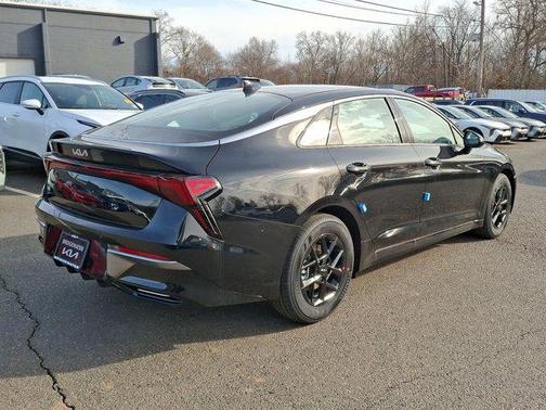 2025 Kia K5 LXS
