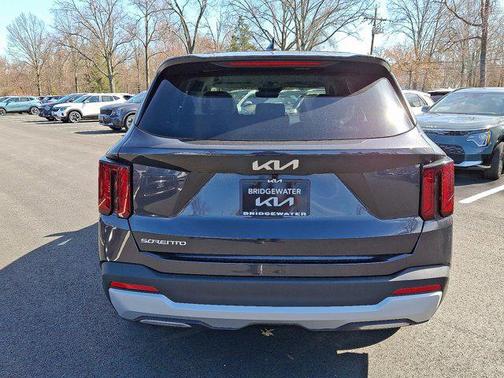2025 Kia Sorento LX