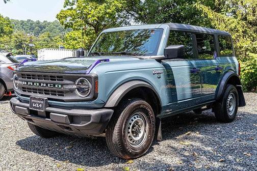 2022 Ford Bronco Base