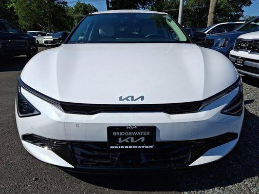 2025 Kia EV6 Wind