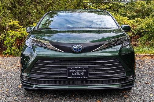 2025 Toyota Sienna XLE 7 Passenger