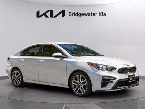 Snow White Pearl 2019 Kia Forte EX