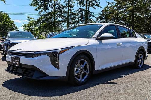 Snow White Pearl 2025 Kia K4 LXS
