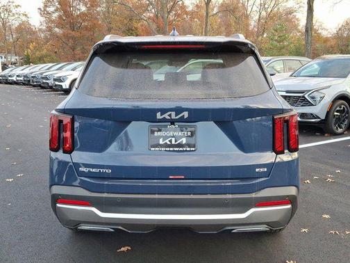 2025 Kia Sorento S