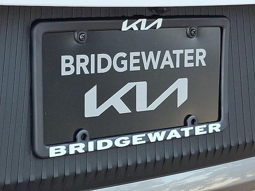 Glacial White Pearl 2026 Kia EV9 Light Short Range