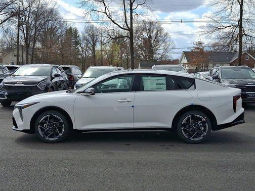 2025 Kia K4 GT-Line