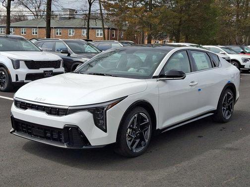 2025 Kia K4 GT-Line