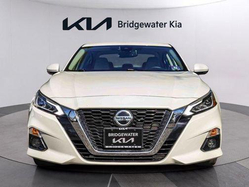 Pearl White Tricoat 2019 Nissan Altima 2.5 Platinum
