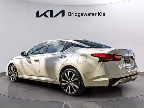 Pearl White Tricoat 2019 Nissan Altima 2.5 Platinum