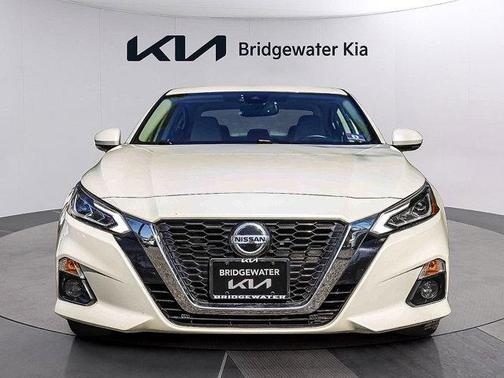 Pearl White Tricoat 2019 Nissan Altima 2.5 Platinum