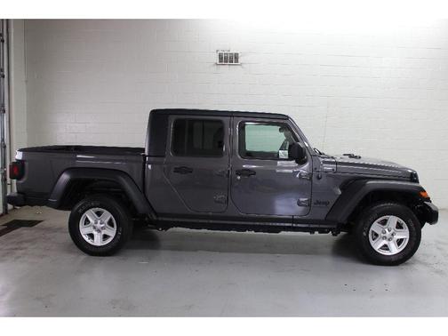 2023 Jeep Gladiator Sport