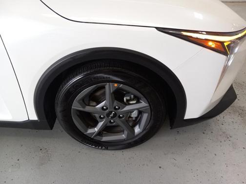 Snow White Pearl 2025 Kia K4
