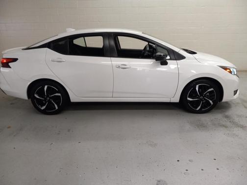 2024 Nissan Versa 1.6 SR