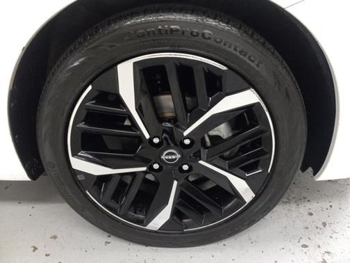 2024 Nissan Versa 1.6 SR