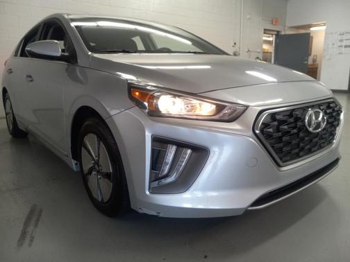 2022 Hyundai IONIQ Hybrid SE