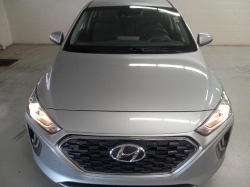 2022 Hyundai IONIQ Hybrid SE