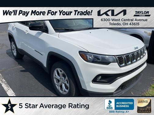 Bright White Clearcoat 2024 Jeep Compass Latitude