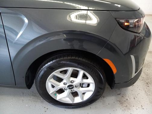 Gravity Gray 2025 Kia Soul LX