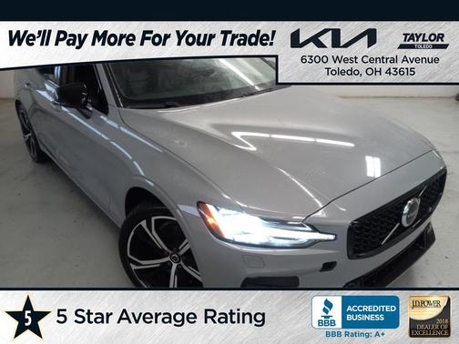 2024 Volvo S60 B5 Core Dark Theme