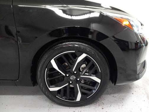 2024 Nissan Versa 1.6 SR