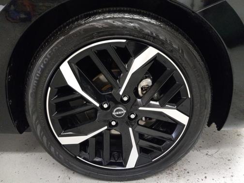 2024 Nissan Versa 1.6 SR