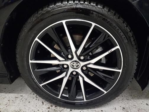 2024 Toyota Camry Hybrid SE