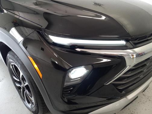 Mosaic Black Metallic 2025 Chevrolet Trailblazer LT